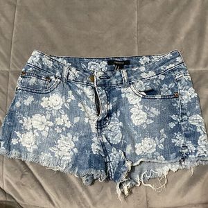 Forever 21 size 27 floral jean shorts